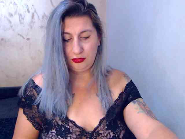 LilithGreen webcam