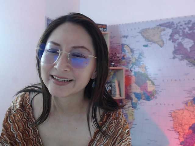  EvelynnMiller chat room