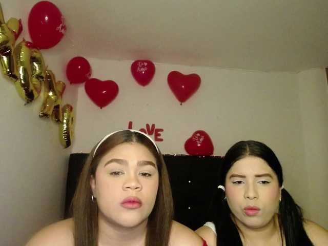 2moonsfulloflove live room