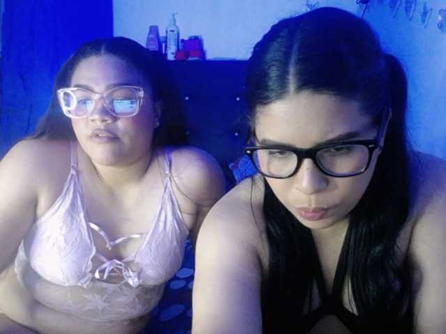 2moonsfulloflove Live Webcam on BongaCams