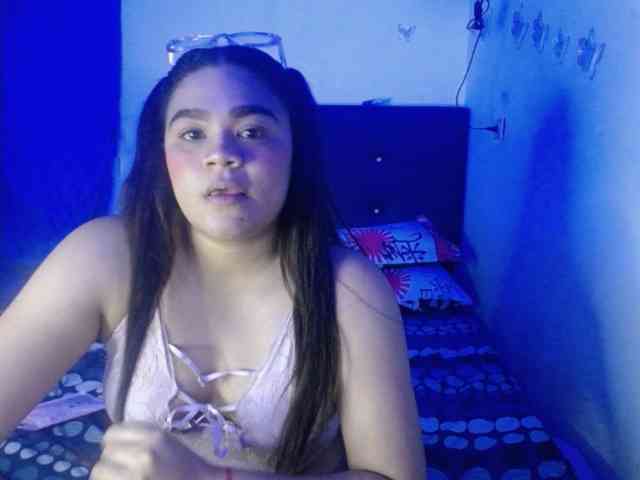 2moonsfulloflove webcam