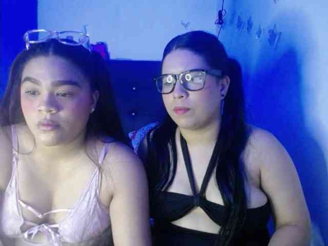 2moonsfulloflove webcam