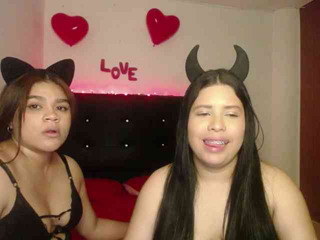 2moonsfulloflove webcam