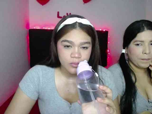 2moonsfulloflove webcam