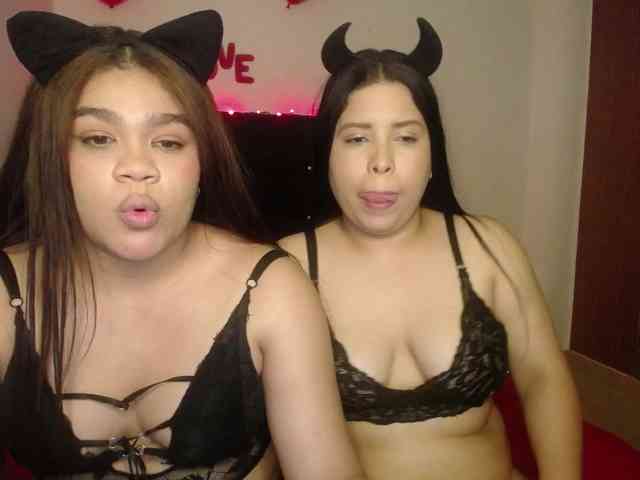 2moonsfulloflove webcam