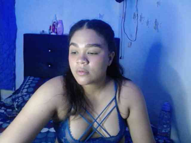 2moonsfulloflove webcam