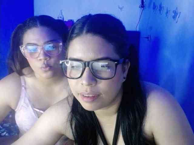 2moonsfulloflove webcam