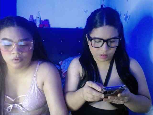 2moonsfulloflove webcam