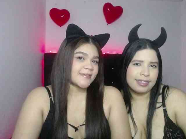 2moonsfulloflove webcam