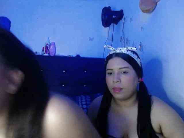 2moonsfulloflove webcam