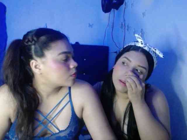 2moonsfulloflove webcam