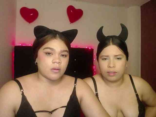 2moonsfulloflove webcam