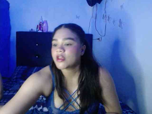 2moonsfulloflove webcam