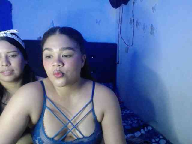 2moonsfulloflove webcam