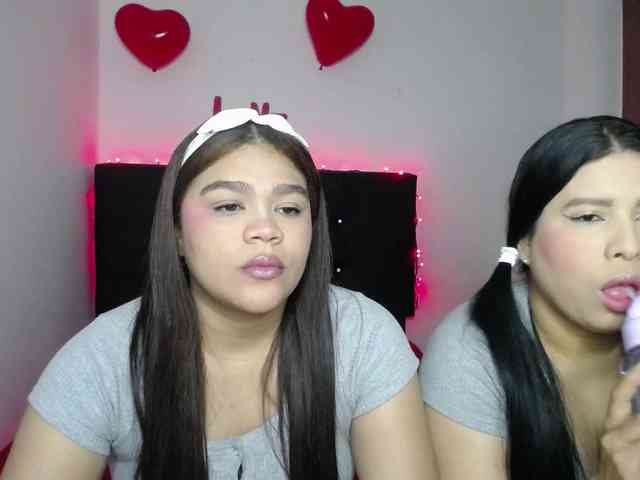 2moonsfulloflove webcam