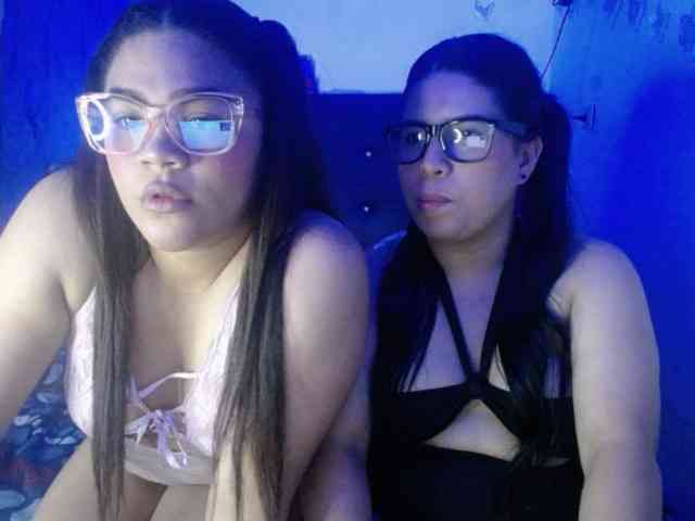 2moonsfulloflove webcam