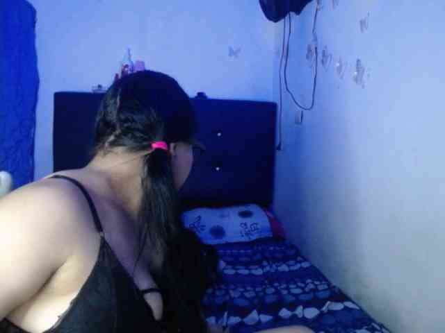 2moonsfulloflove webcam