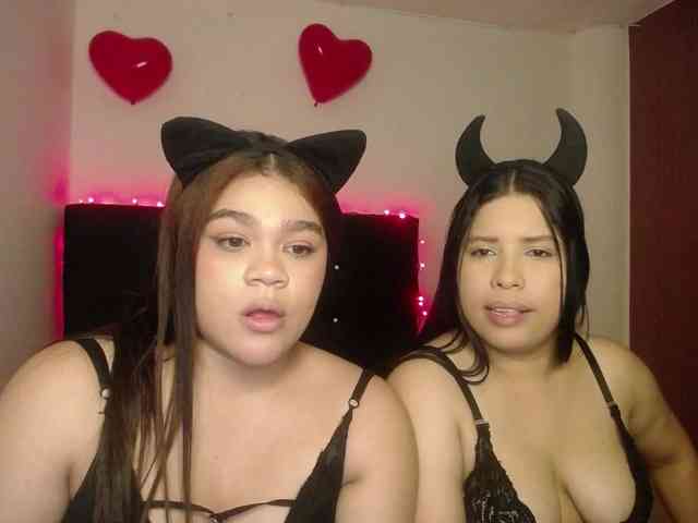 2moonsfulloflove webcam