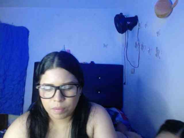 2moonsfulloflove webcam