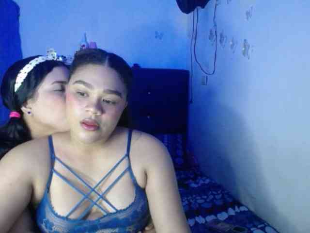 2moonsfulloflove webcam