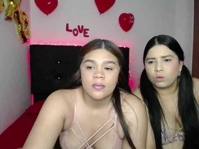 2moonsfulloflove webcam