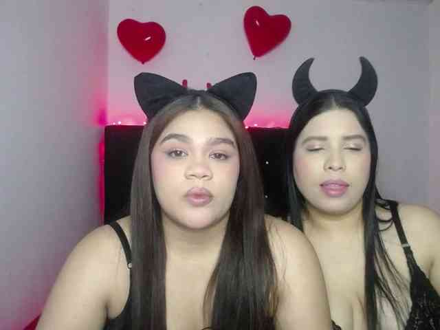2moonsfulloflove webcam