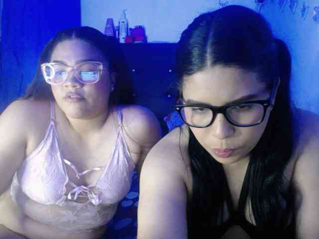 2moonsfulloflove webcam