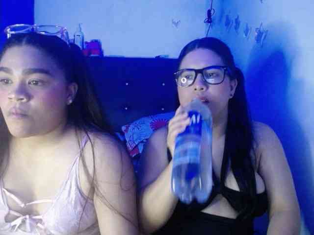 2moonsfulloflove webcam