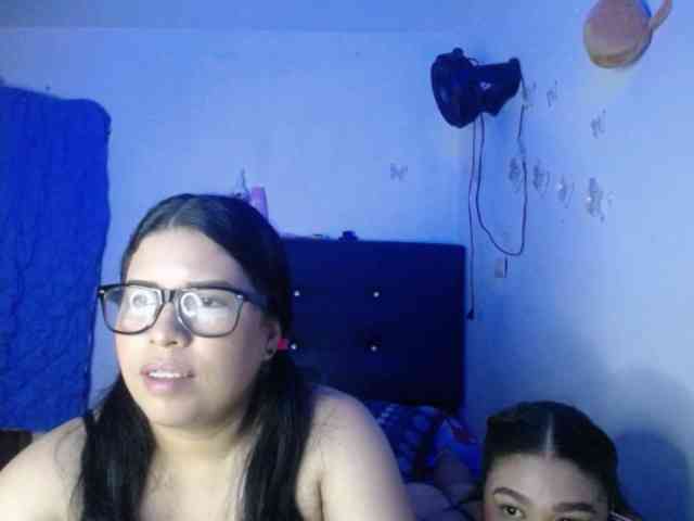 2moonsfulloflove webcam