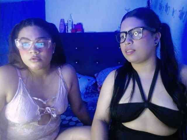 2moonsfulloflove webcam