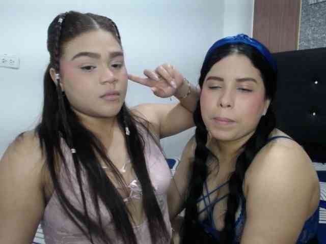 2moonsfulloflove webcam