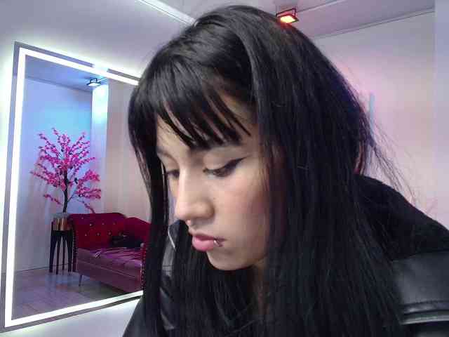 leia-queens webcam