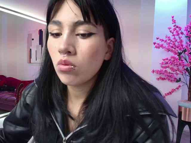 leia-queens webcam