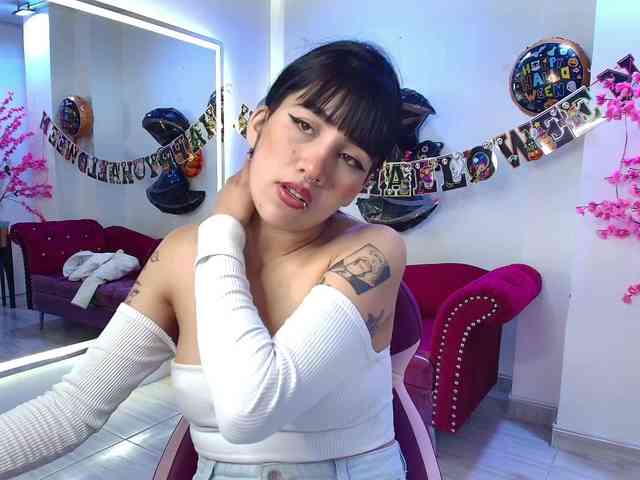 leia-queens webcam