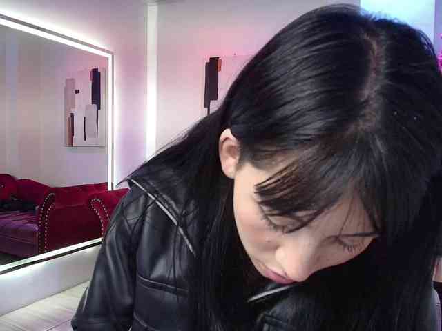 leia-queens webcam