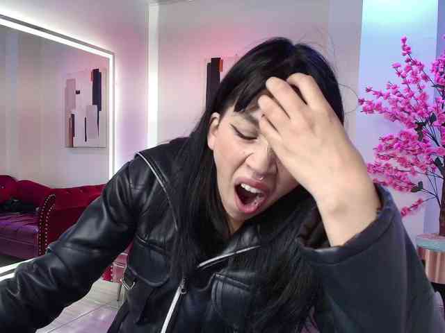 leia-queens webcam