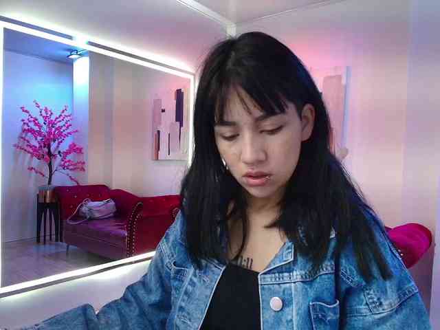 leia-queens webcam