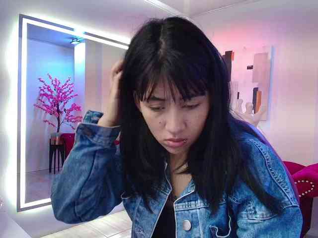 leia-queens webcam