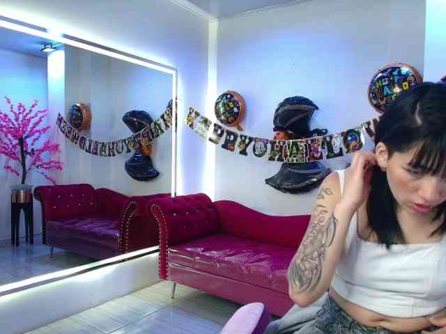 leia-queens webcam