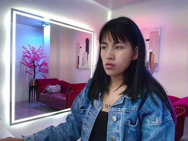 leia-queens webcam