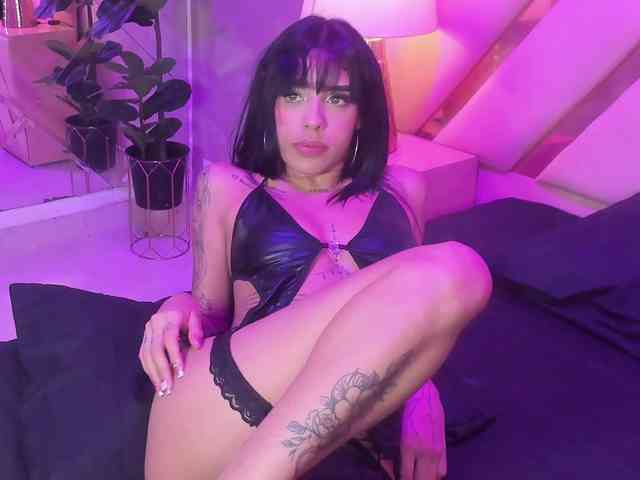 VioletaSteele webcam
