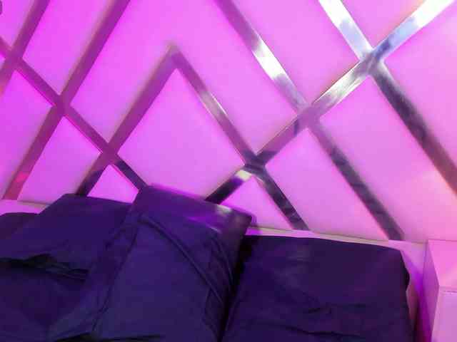 VioletaSteele webcam