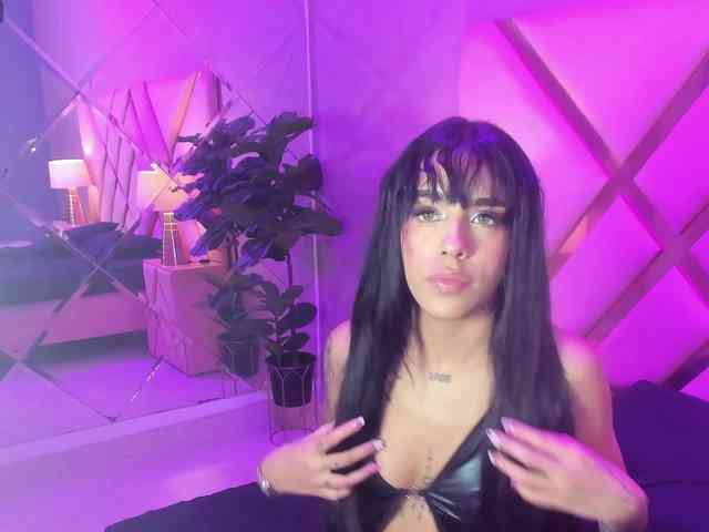 VioletaSteele webcam