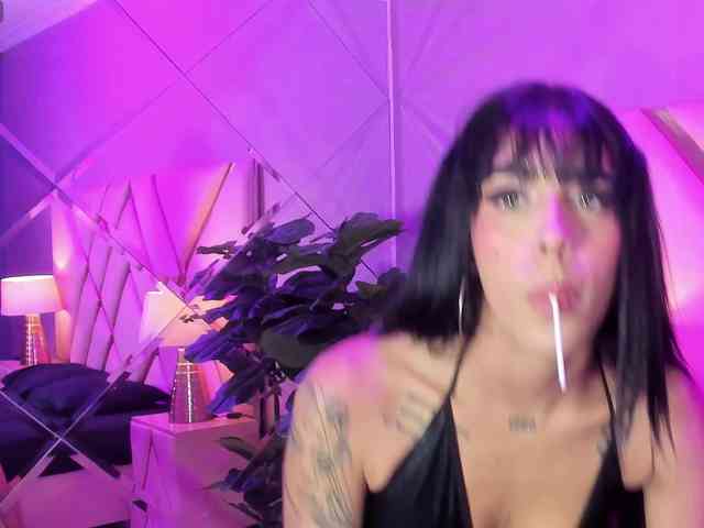 VioletaSteele webcam