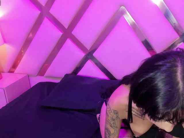 VioletaSteele webcam