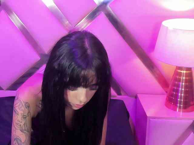 VioletaSteele webcam