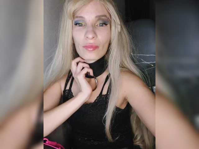 Discover WickedWycche, she wants to masturbate for you WickedWycche from BongaCams