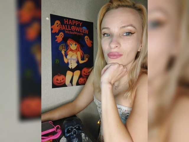 Watch the randy 25 years old WickedWycche from BongaCams as she gets nutty WickedWycche from BongaCams