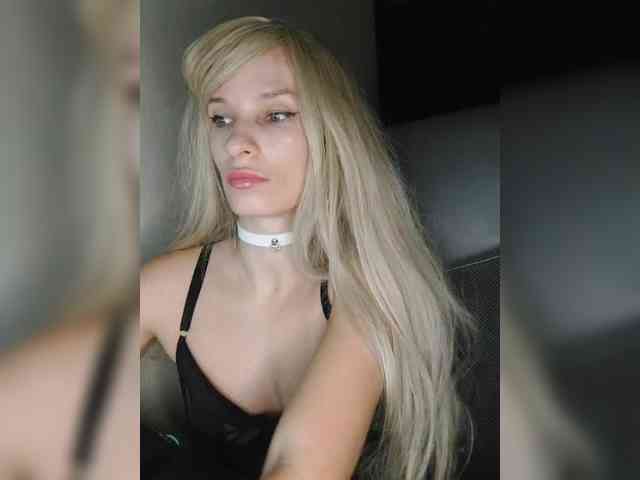 WickedWycche webcam