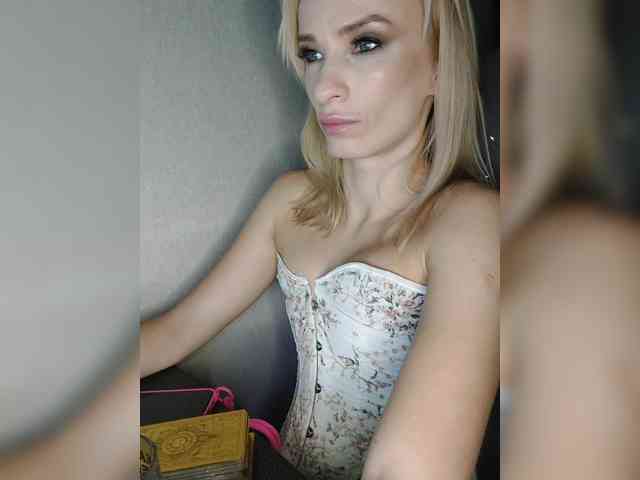 WickedWycche webcam